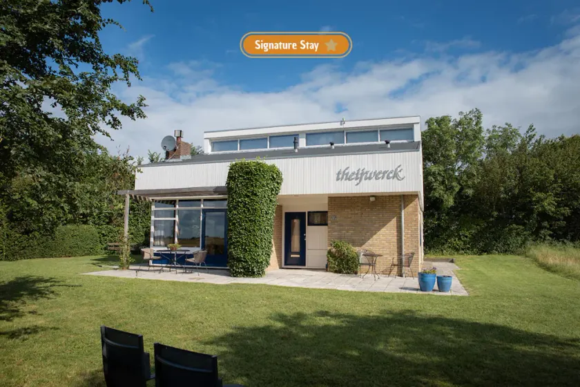 Very nice holiday villa with a lovely view of the Westduinen nature reserve due to its elevated location. . - Image 1