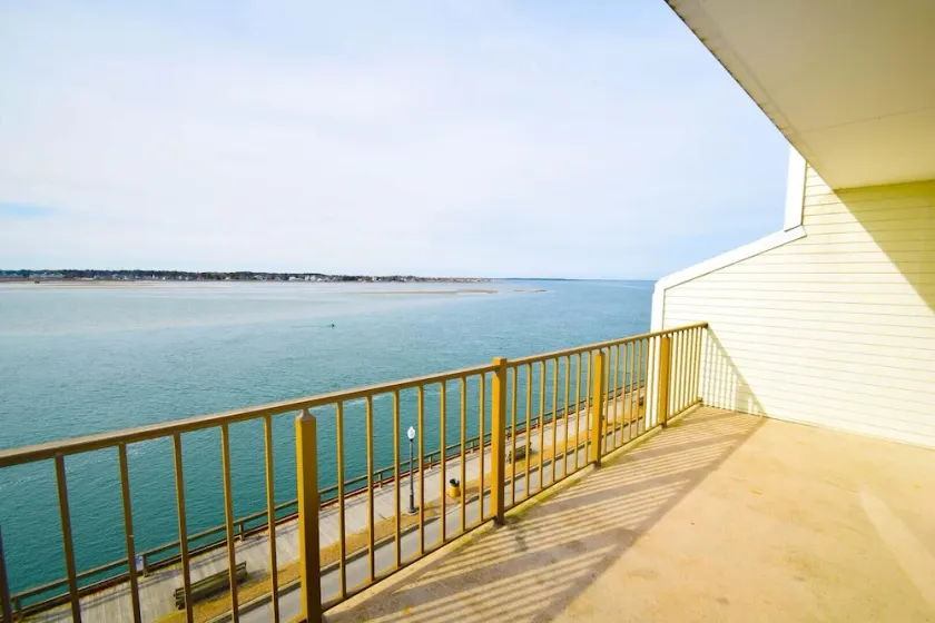 Crab Cove 302 - Image 1
