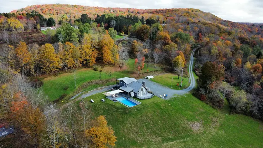 Au Bon Orchard - Catskills Mountain Views/Private Heated Pool and Jacuzzi - Image 1