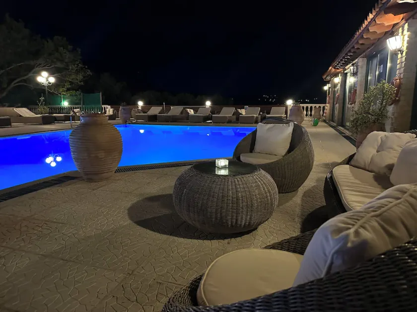 Nikos Apartments - Image 1