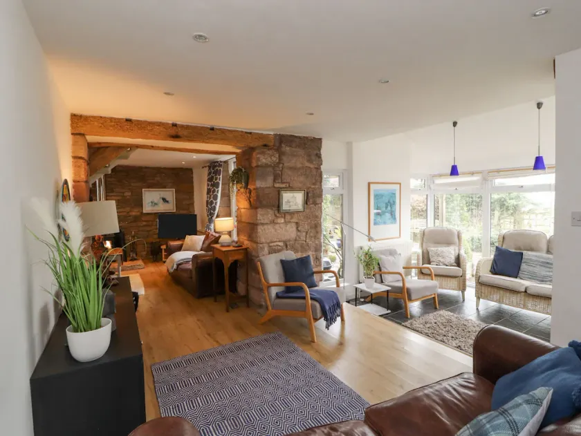 Barn End - Image 1