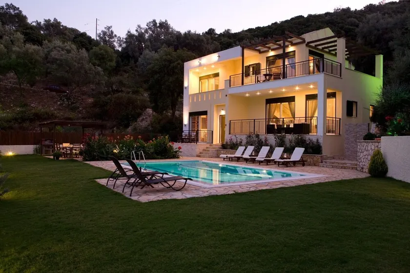 Private Sunrise Villa with Pool & Garden – 5 mins walk to Beach, Peaceful Escape - Image 1