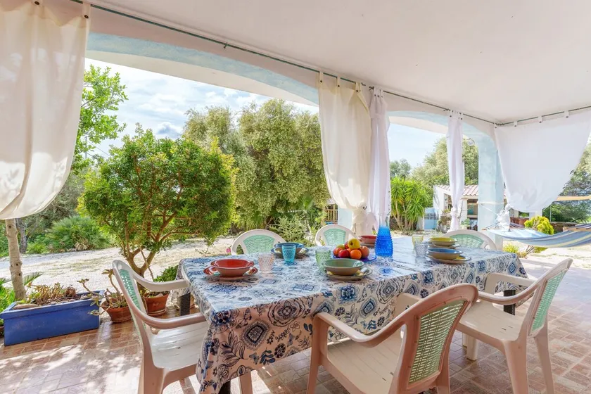Holiday Apartment with Spacious Outside Area; Parking Available - Image 1