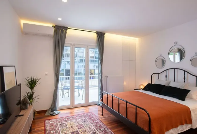 Phaedrus Living: City Centre Luxury Flat Mavromichali - Image 1