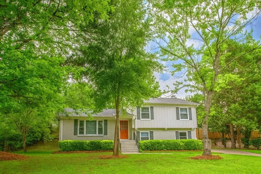 Pet Friendly • BBQ • Patio • Desired Location - Image 1