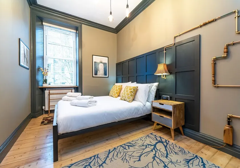 A fabulously designed one-bed apartment in a superb location. Sleeps 2. - Image 1