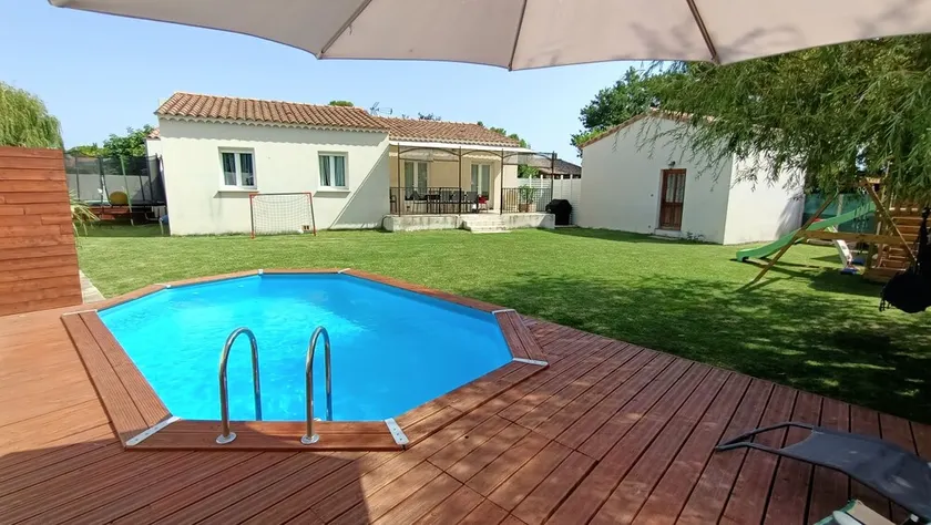 New, modern, single-story, air-conditioned villa with a swimming pool and playground - Image 1