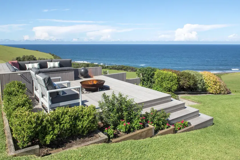 ELANORA GERROA -Stunning ocean views. - Image 1