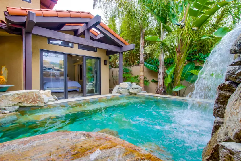 Amazing location with endless views and stunning sunsets.4/bed, 3/bath home - Image 1