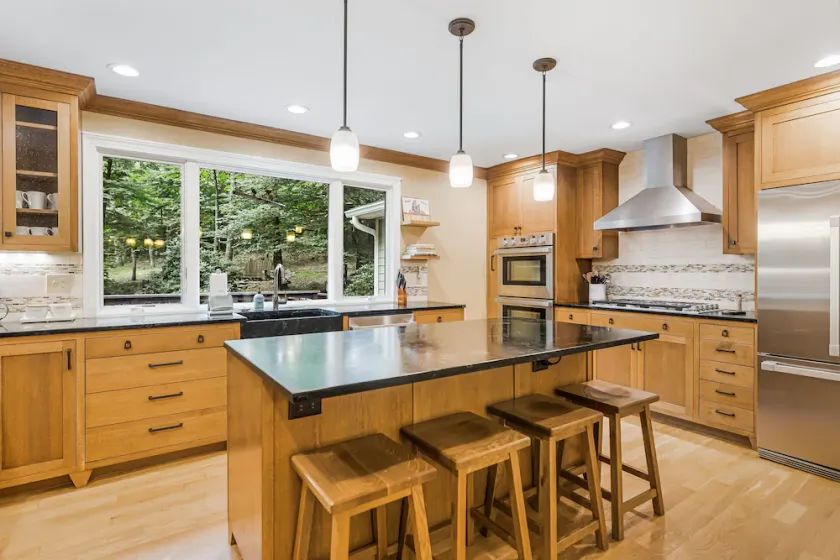 Chef’s Kitchen, Fire Pit & Hot Tub | Quiet Escape + Biltmore Pass - Image 1