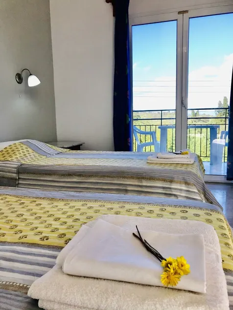 Room in Apartment - 2 Bedroom Apartment, with Swimming Pool, two steps from the beach - Image 1