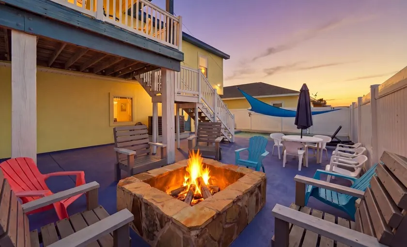 Port Aransas Beach House, Jacuzzi, Animaux acceptés, Jardin clos, Beach Walk - Image 1