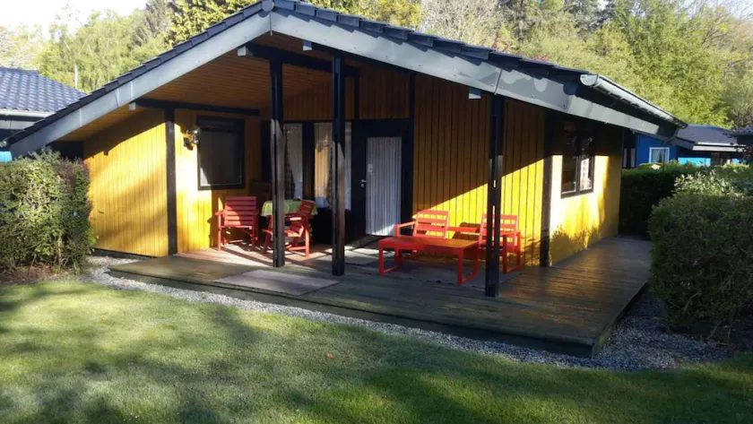 Pure relaxation right by the forest & only 750m to the beach in our retro chalet - Image 1