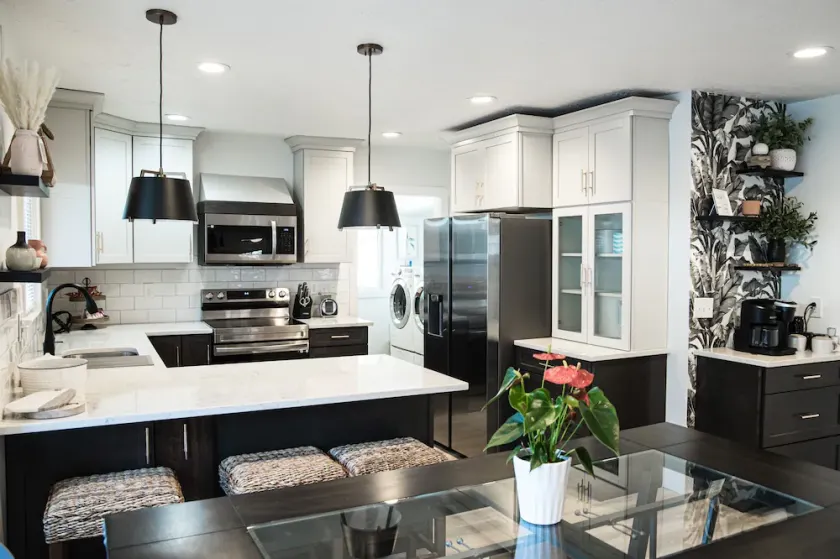 Designed Comfort, Entire Home Three bedrooms, three bathrooms, Downtown 2 mi. - Image 1