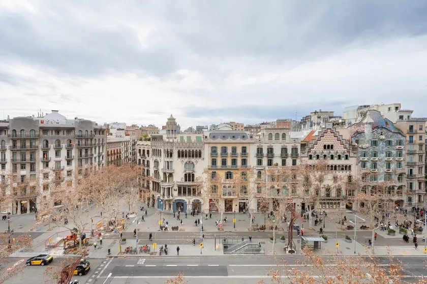 Exclusive area with views of Casa Batlló - Image 1
