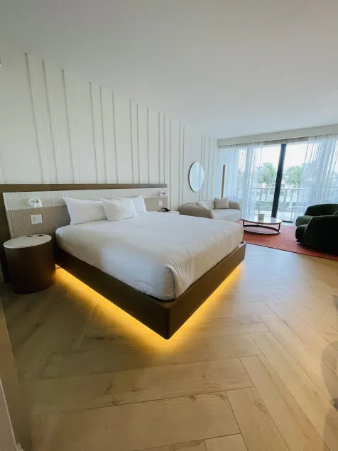 W Hotel South Beach residence suite with balcony - Image 1