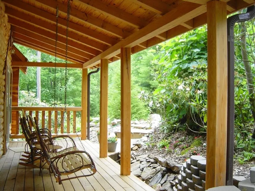 New red cedar log home just off the blue ridge parkway in Little Switzerland, NC - Image 1