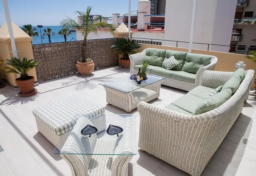 Spacious 200 sq.m. penthouse with sea view terraces - Image 1