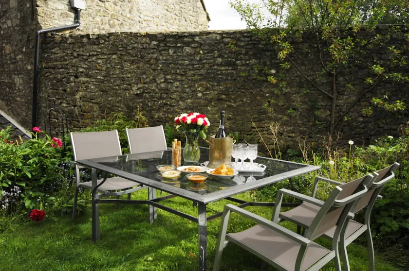 Beautiful old cottage sleeps 6 near Bath - Image 1