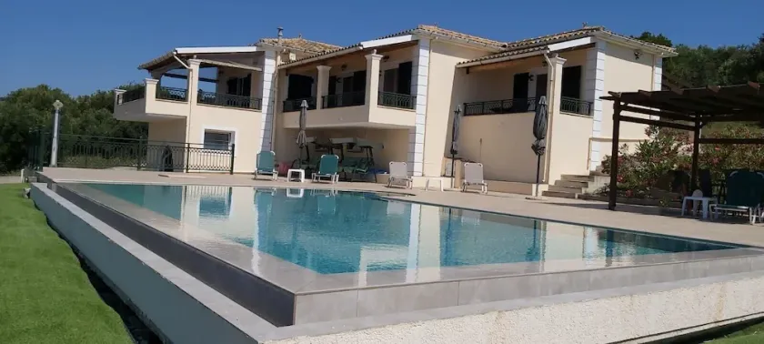 Hermosa villa de 3 dormitorios con piscina y vistas al mar, Agios Stefanos NW Corf - Image 1