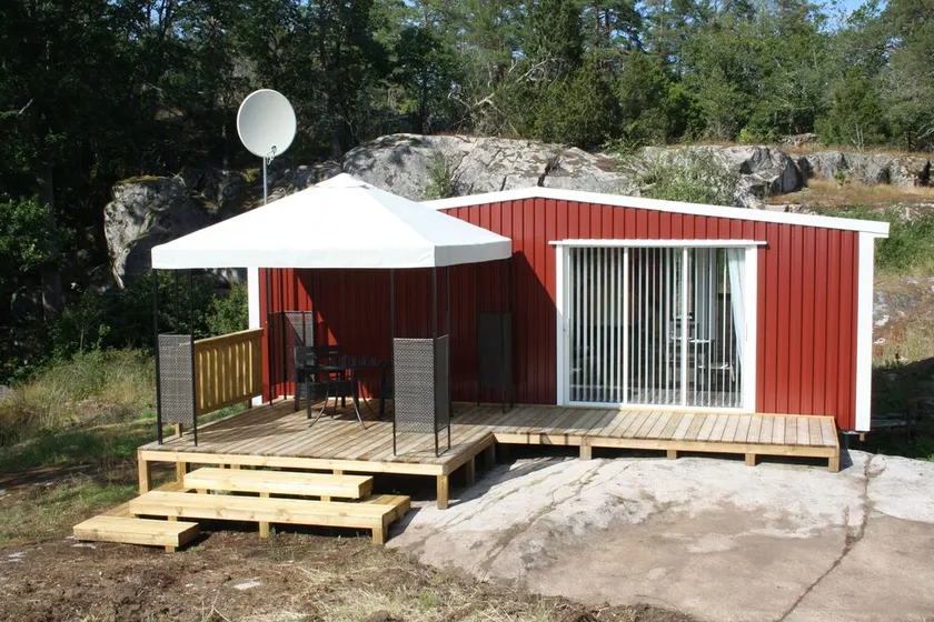 Holiday home on the Baltic Sea in Smaland ideal for fishing, climbing + relaxing - Image 1