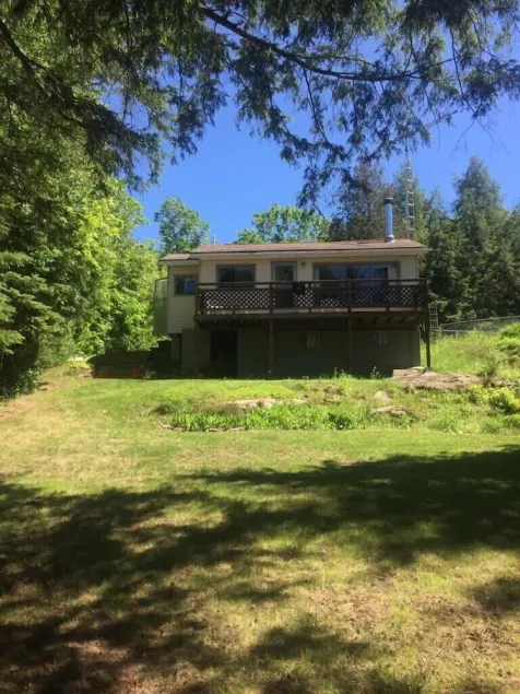 Single Family Cottage Perfect for Families with Kids Charm and Sunset Included - Image 1