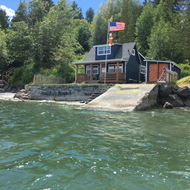 Waterfront Puget Sound cabin, minuter från Bainbridge Ferry till centrala Seattle - Image 1