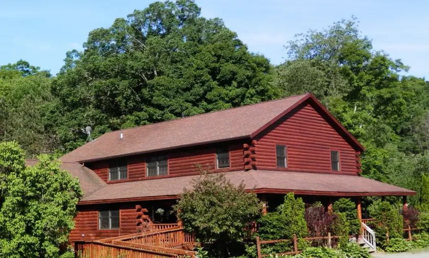 Beautiful Adirondack Lodge just 15 Minutes from Gore Mt ski area & Lake George - Image 1