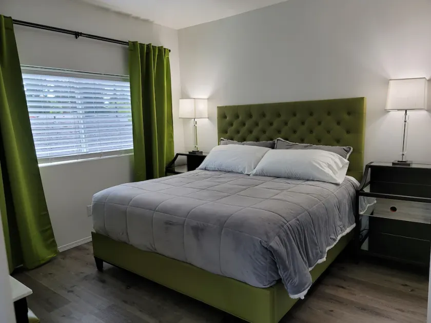 #204 New Beautiful Modern Condo Downtown Monroe! - Image 1