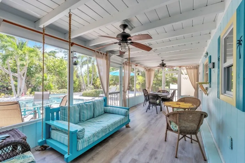 Manatee Manor - Image 1