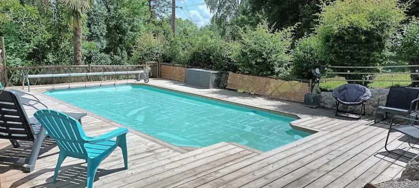 Gîte 2 Personnes Avec Piscine - Image 1