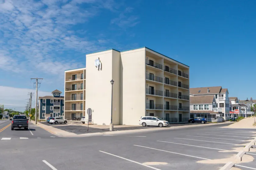 Wow!  Renovated 3rd floor bayfront condo! - Image 1