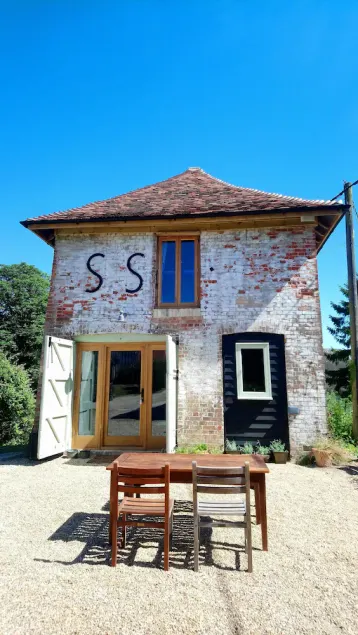 Unik nyrenoveret selvforsynet 1-sengs klasse II Dovecot / Farm Barn - Image 1