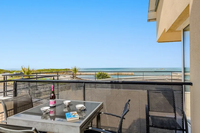 Appartamento 'Vista Mare - Spiaggia a 30m' con terrazza privata e Wi-Fi - Image 1