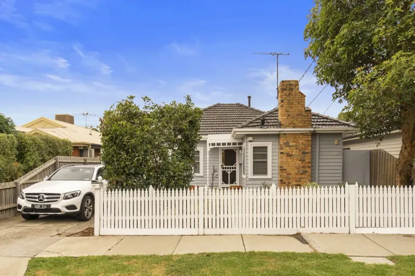 ABODE ON ADENEY FREE WIFI / PET FRIENDLY - Image 1
