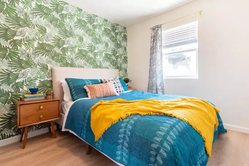 Casita Amarilla, Unique Tiny Home near Downtown SD w/ Private yard - Image 1