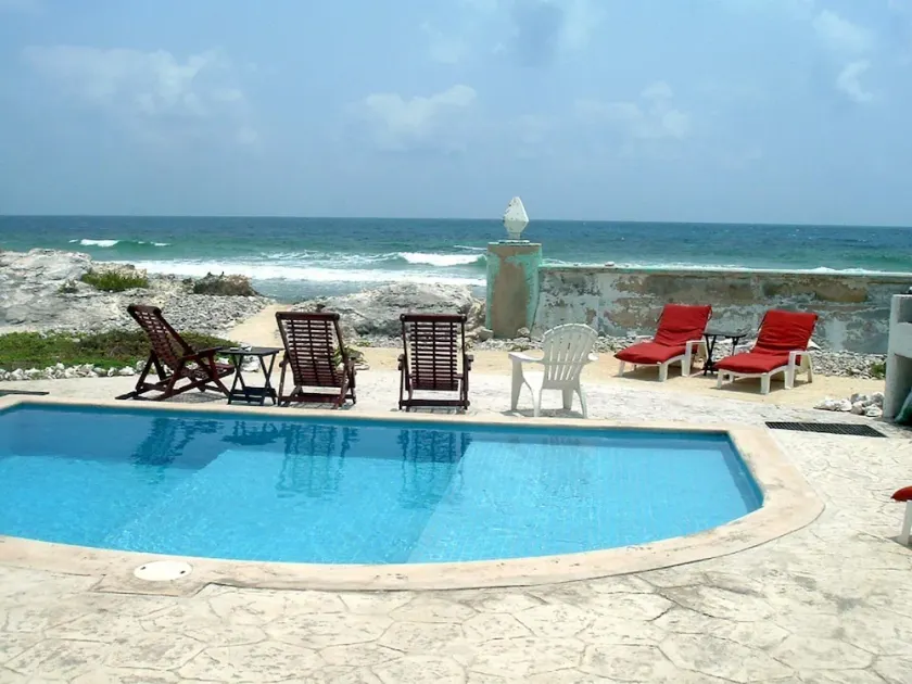 Casa Rosa -Beautiful Ocean Front Home - Studio Apartment - Image 1