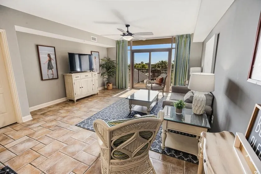 Beachside Comfort 3 Bdrm Condo w/ Flat Screen TVs - Image 1