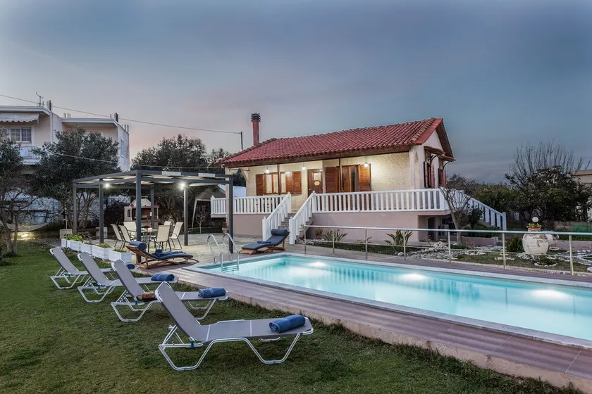 Santy Villa - Gerani - Image 1