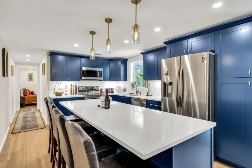 La Niña 5 minutes to Nokomis Beach. Fenced in Yard Pet-Friendly! - Image 1
