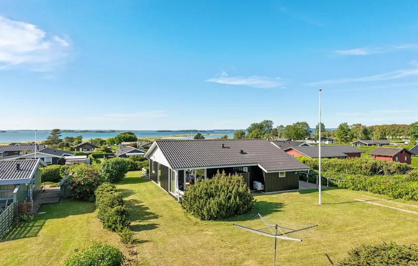 Beautiful home in Faaborg with WiFi - Image 1