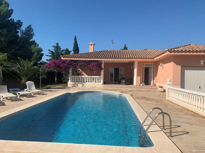 Voll ausgestattete Villa mit Terrasse, Garten und privatem Pool | Strand in der Nähe | Haustierfreundlich - Image 1