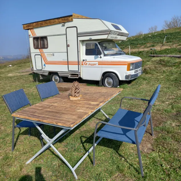 Overnight stay in a vintage camper - Image 1