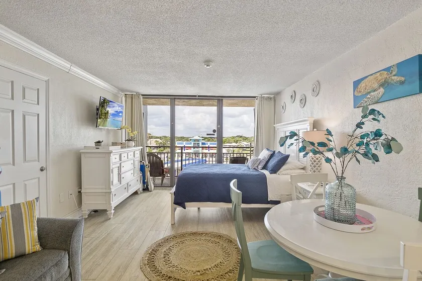 Aloha Hibiscus Room,Sunset Views w/ Balcony #442 - Image 1