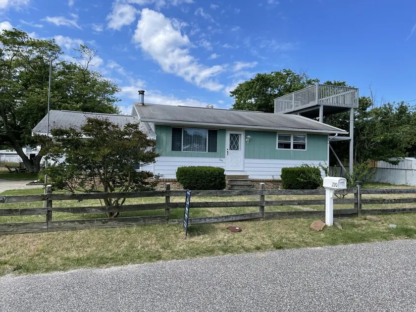 3 Homes from the Bay! - Image 1