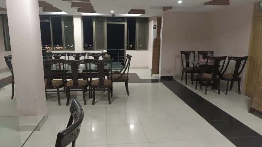 Centurion Hotel - Image 1