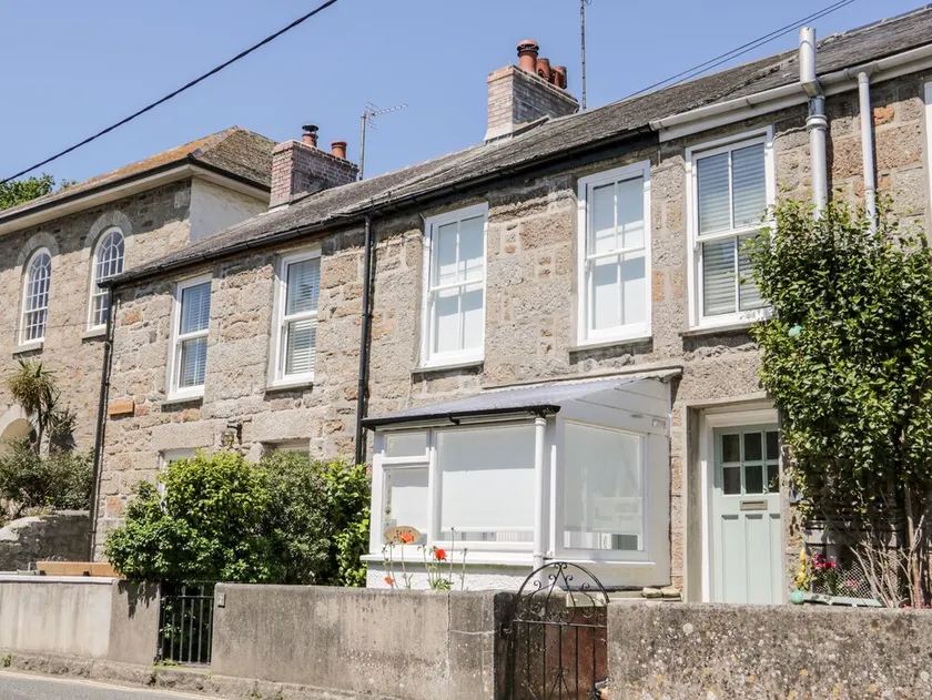 CALAC COTTAGE, family friendly, country holiday cottage in Mousehole - Image 1