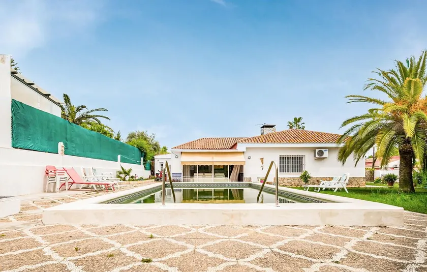 Awesome Home In Valencina De La Concep - Image 1