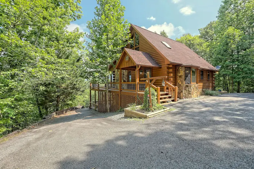 Large Deck, Screened Porch, Hot Tub, Fire Pit - Image 1