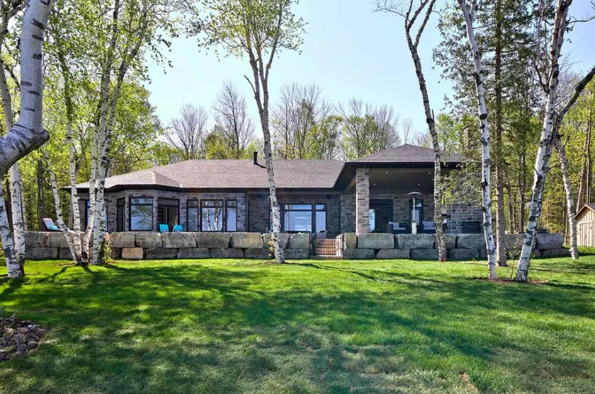 Luxury resort like cottage on southern Georgian Bay - Image 1